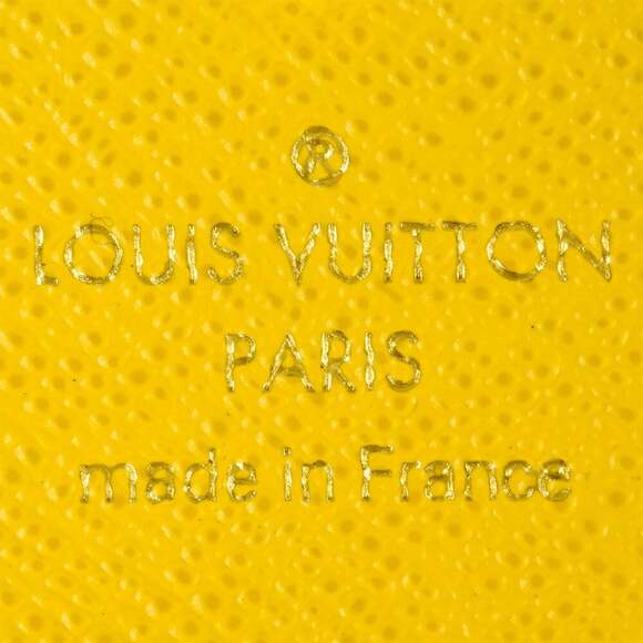 Louis Vuitton Multicle 4 Key Case, Monogram Canvas, M81938, Jaune, with Built... - Picture 8 of 9